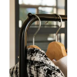 Kiyim uchun ilgich ЗМИ Валенсия 32М qora